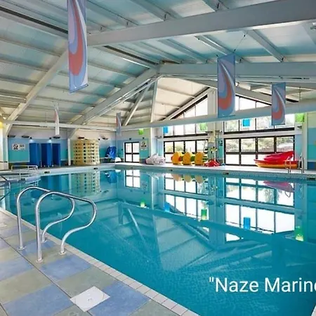 The Blue Lagoon 2 Bedroom Lodge With Hot Tub Walton-on-the-Naze Exterior photo