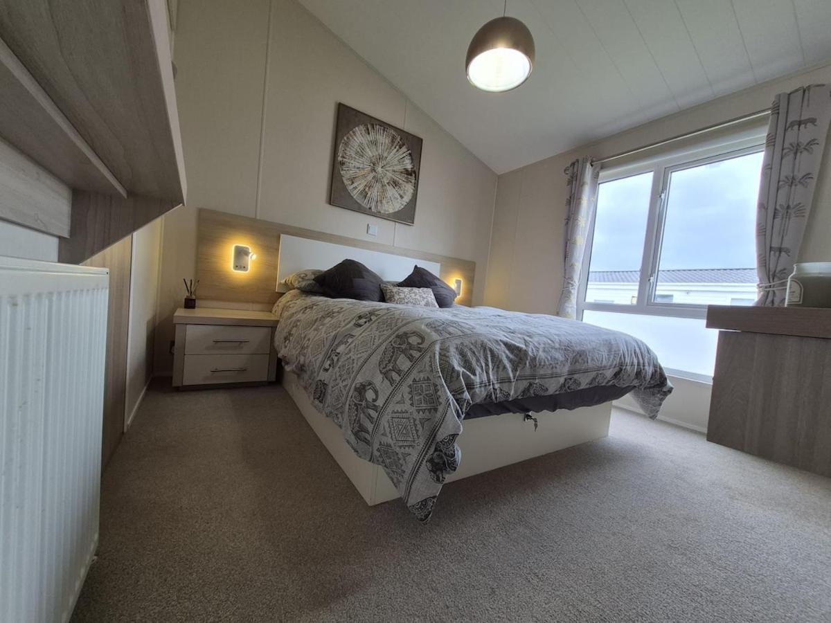 The Blue Lagoon 2 Bedroom With Hot Tub