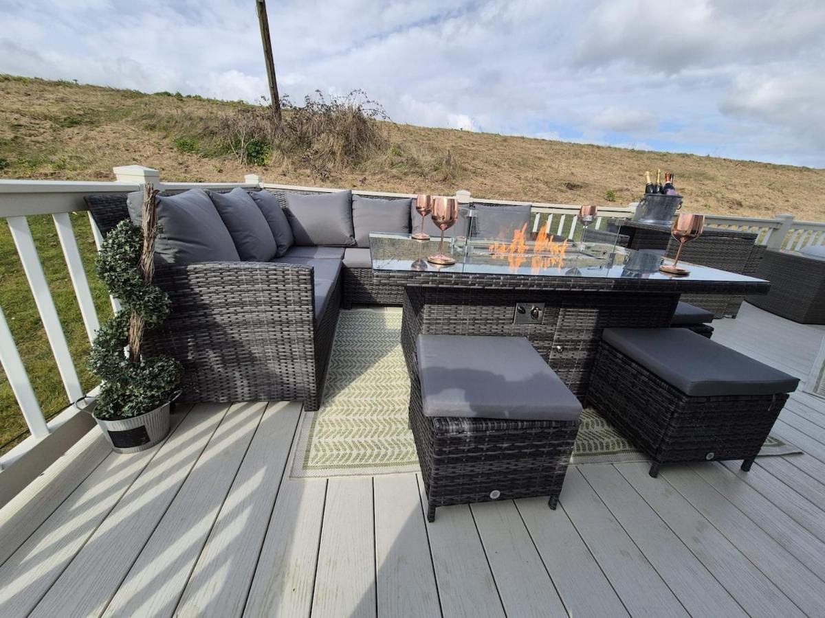 Holiday home The Blue Lagoon 2 Bedroom With Hot Tub *