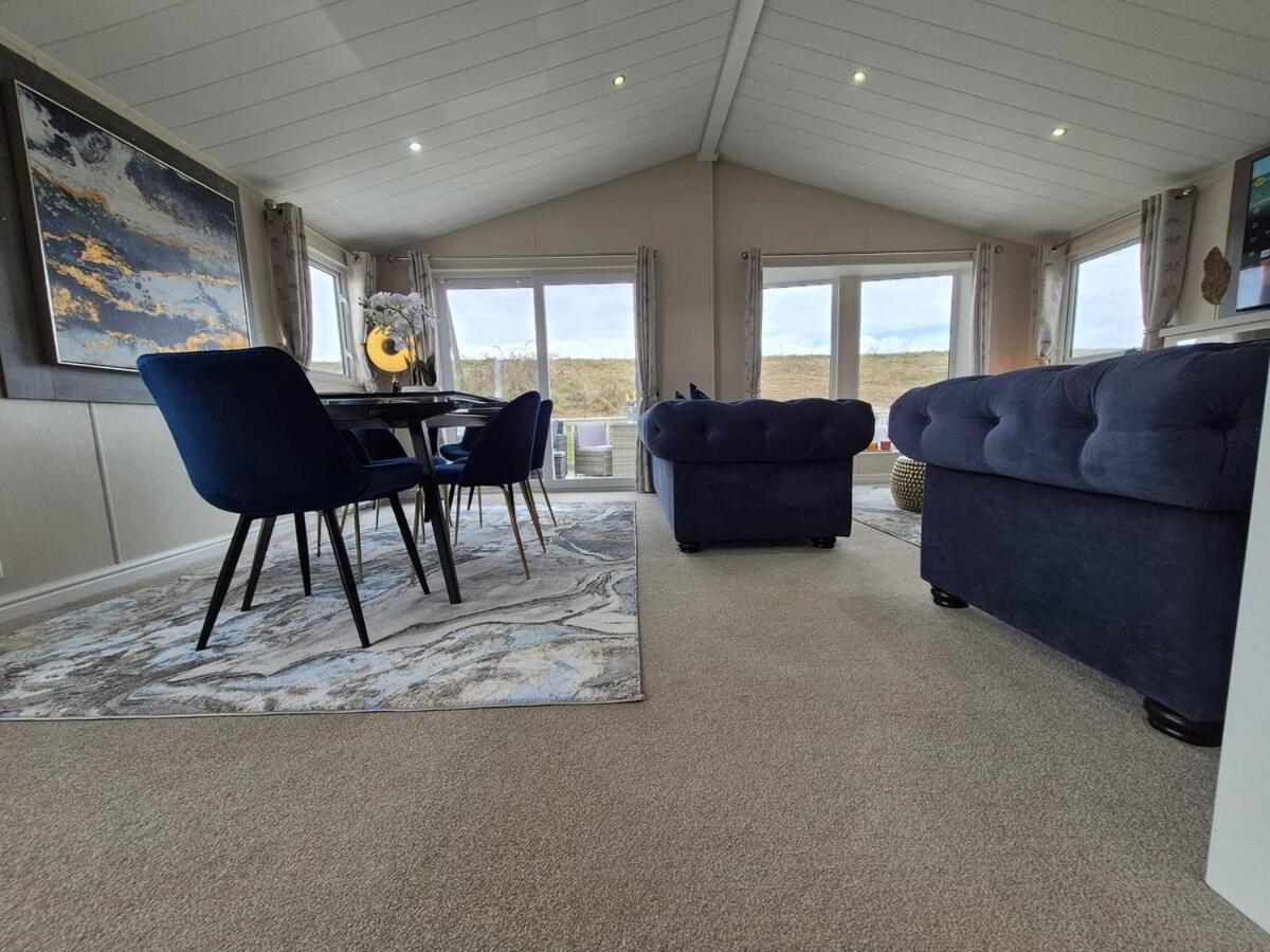 The Blue Lagoon 2 Bedroom With Hot Tub